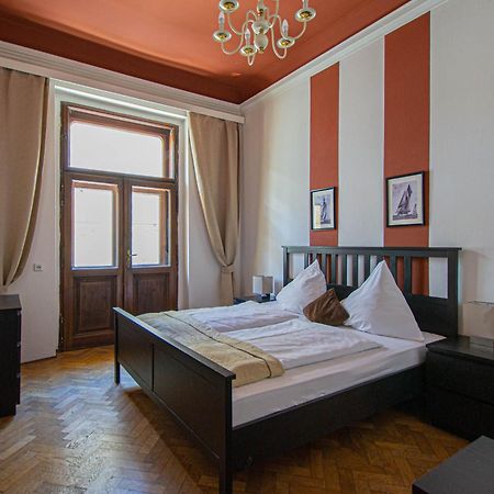 For Celebrations Spacious 3Bdr Apartment With Balcony Prag Dış mekan fotoğraf