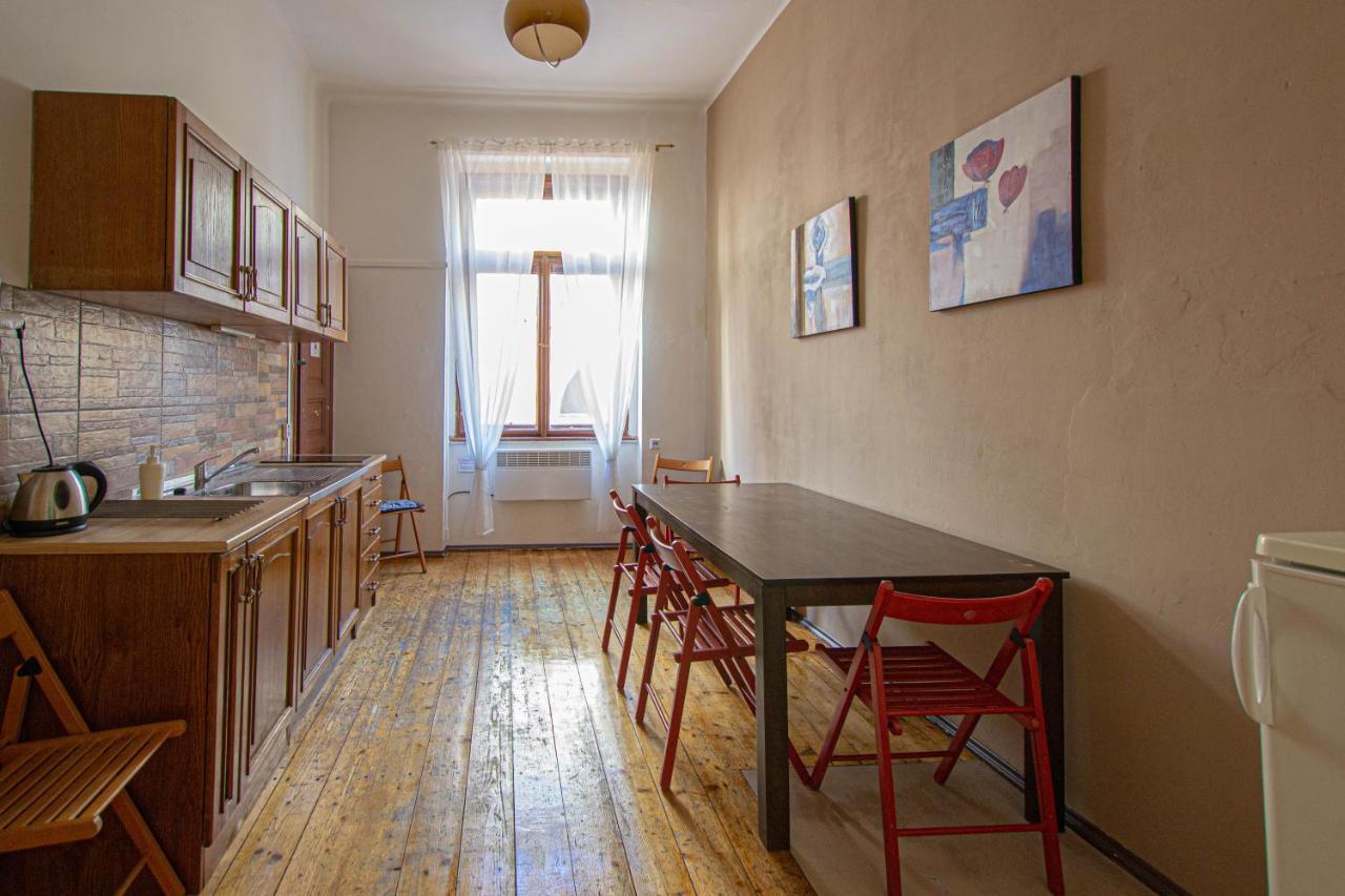 For Celebrations Spacious 3Bdr Apartment With Balcony Prag Dış mekan fotoğraf