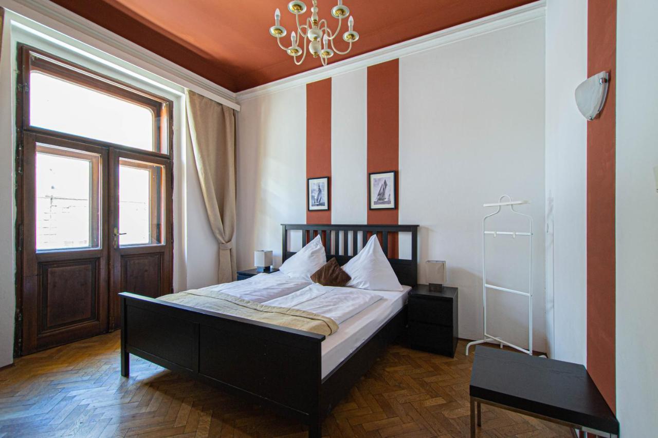 For Celebrations Spacious 3Bdr Apartment With Balcony Prag Dış mekan fotoğraf