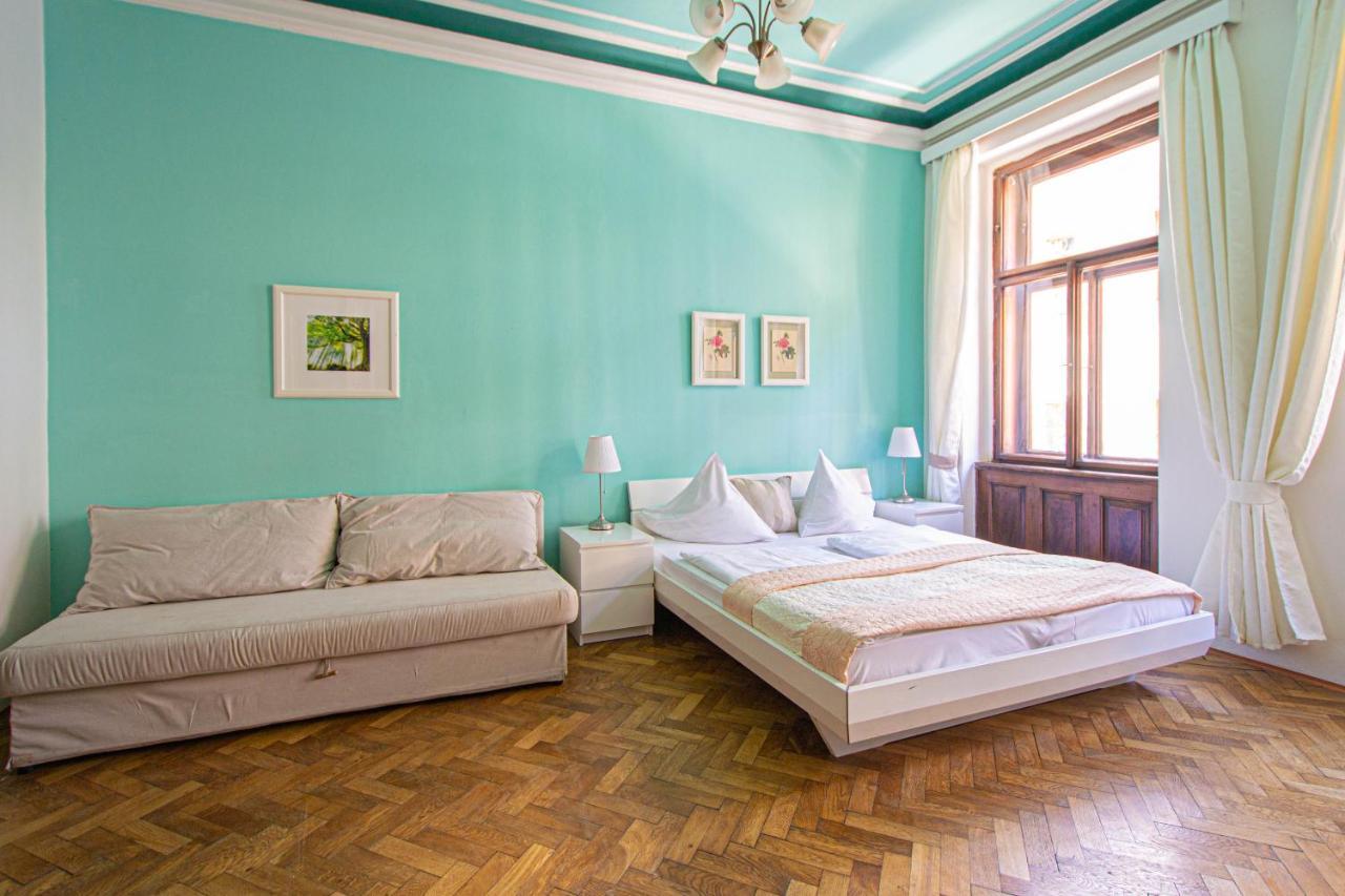 For Celebrations Spacious 3Bdr Apartment With Balcony Prag Dış mekan fotoğraf