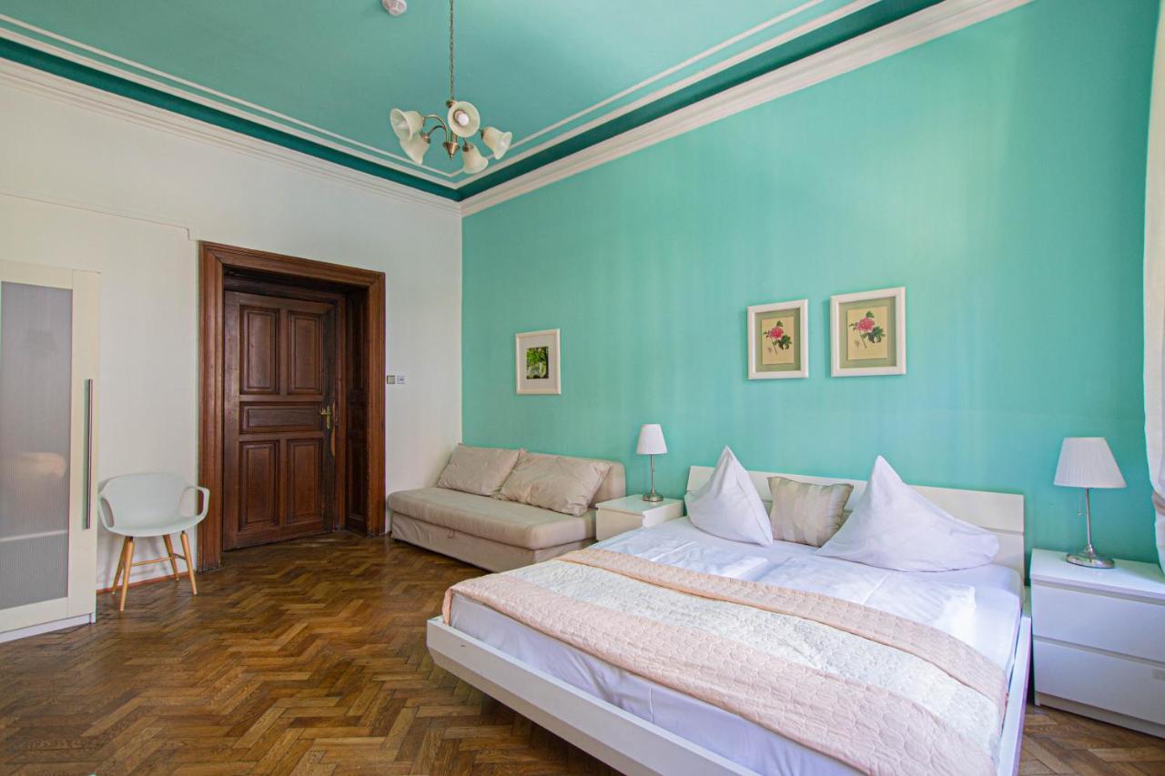 For Celebrations Spacious 3Bdr Apartment With Balcony Prag Dış mekan fotoğraf