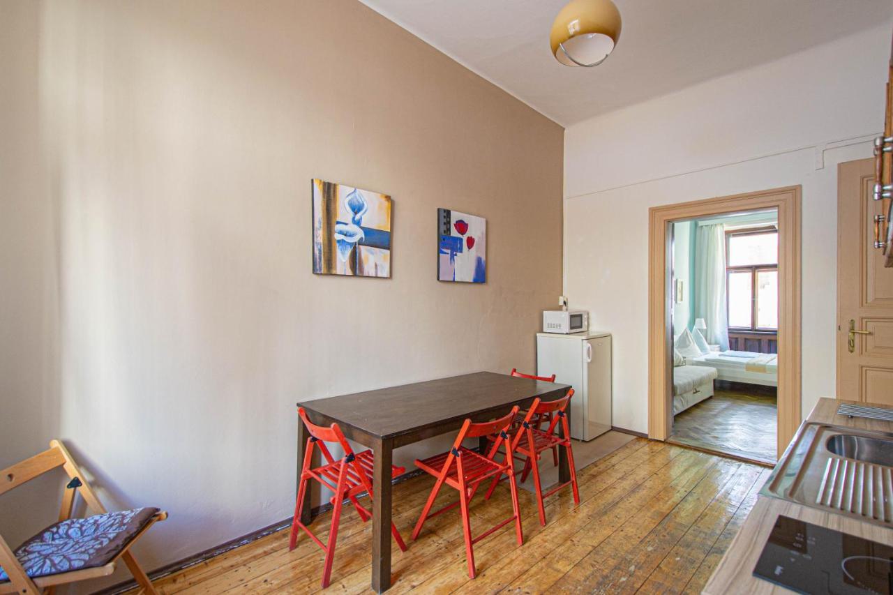For Celebrations Spacious 3Bdr Apartment With Balcony Prag Dış mekan fotoğraf