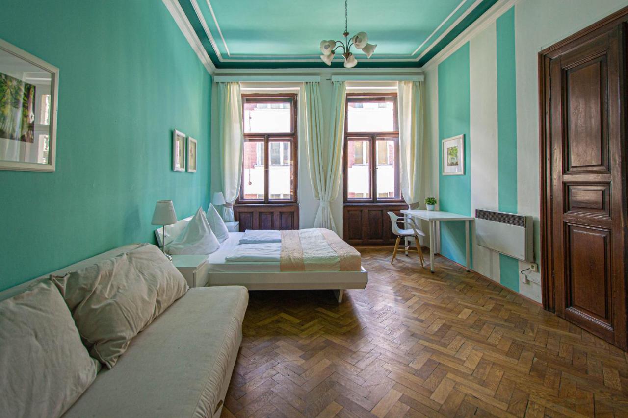 For Celebrations Spacious 3Bdr Apartment With Balcony Prag Dış mekan fotoğraf