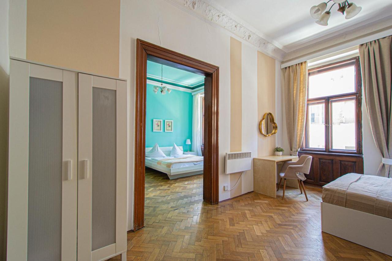 For Celebrations Spacious 3Bdr Apartment With Balcony Prag Dış mekan fotoğraf