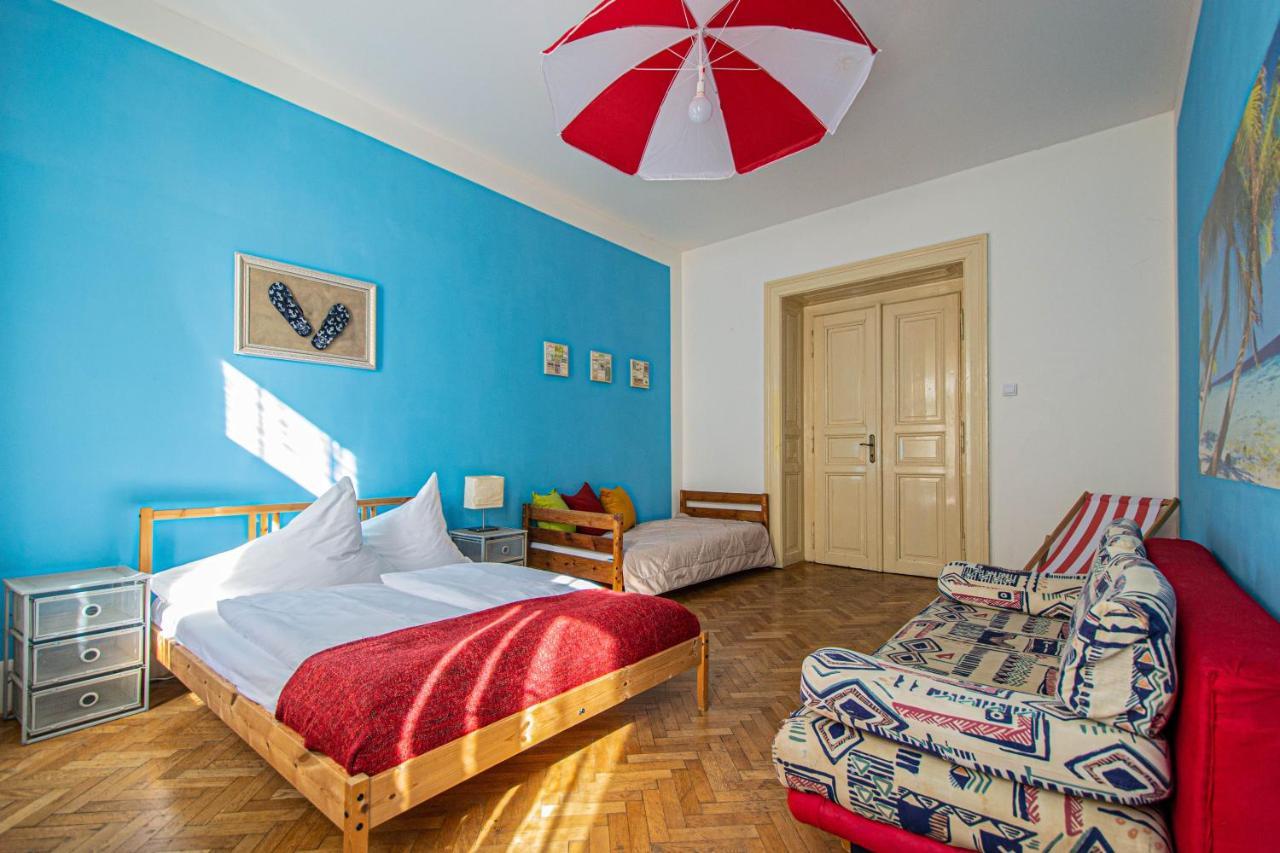 For Celebrations Spacious 3Bdr Apartment With Balcony Prag Dış mekan fotoğraf