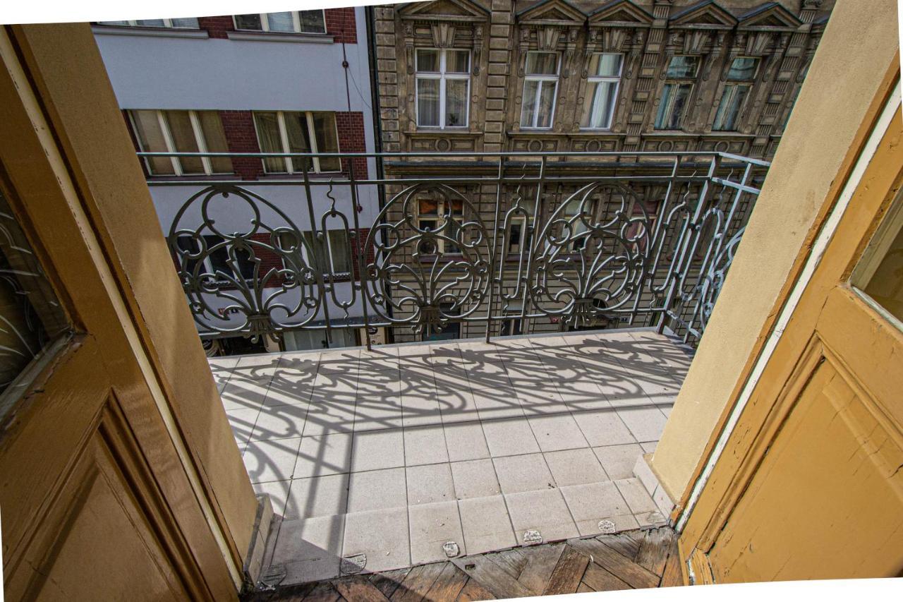For Celebrations Spacious 3Bdr Apartment With Balcony Prag Dış mekan fotoğraf