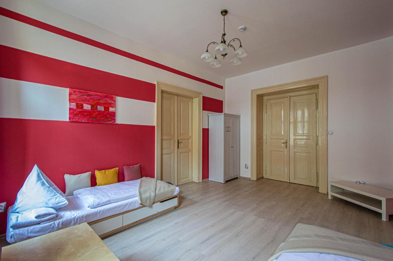 For Celebrations Spacious 3Bdr Apartment With Balcony Prag Dış mekan fotoğraf