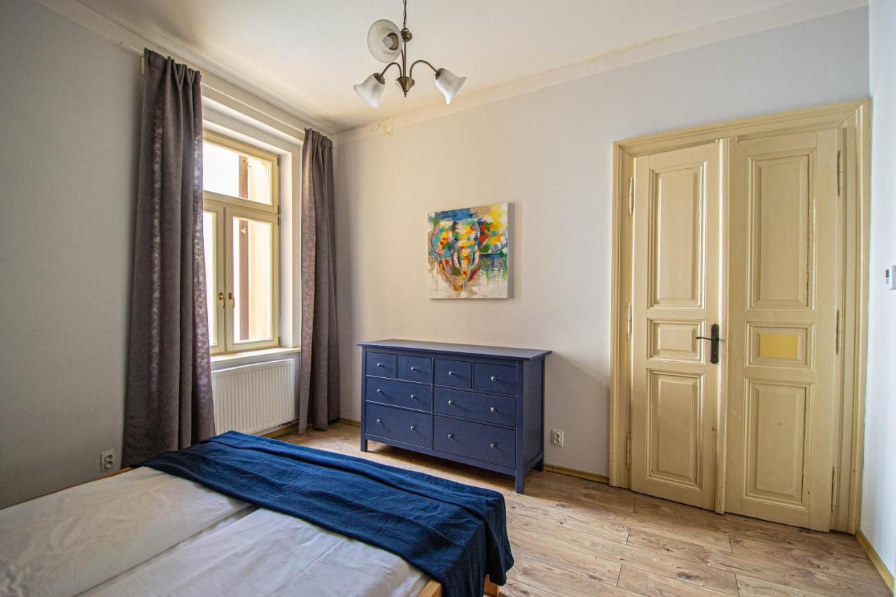 For Celebrations Spacious 3Bdr Apartment With Balcony Prag Dış mekan fotoğraf