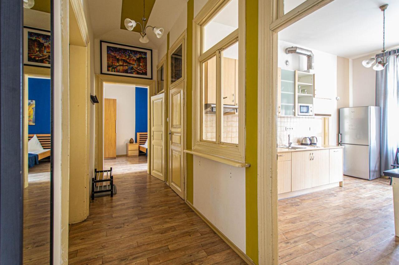 For Celebrations Spacious 3Bdr Apartment With Balcony Prag Dış mekan fotoğraf