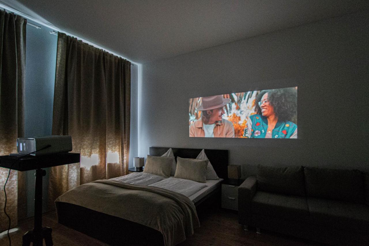 For Celebrations Spacious 3Bdr Apartment With Balcony Prag Dış mekan fotoğraf