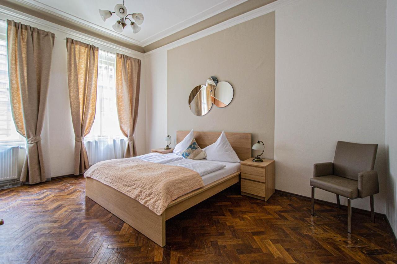 For Celebrations Spacious 3Bdr Apartment With Balcony Prag Dış mekan fotoğraf
