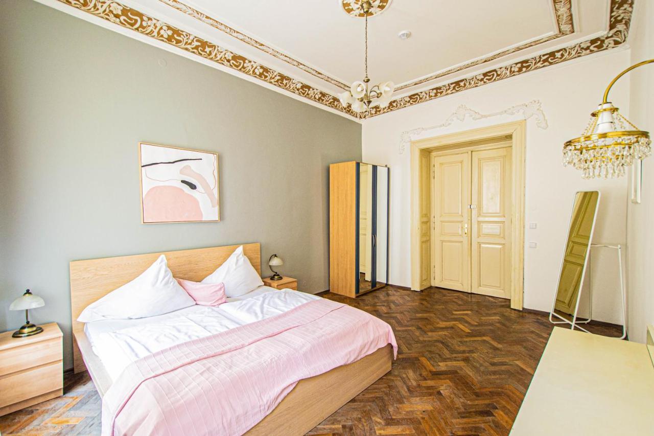 For Celebrations Spacious 3Bdr Apartment With Balcony Prag Dış mekan fotoğraf