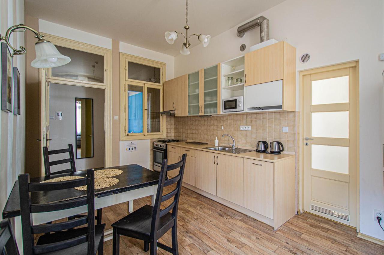 For Celebrations Spacious 3Bdr Apartment With Balcony Prag Dış mekan fotoğraf