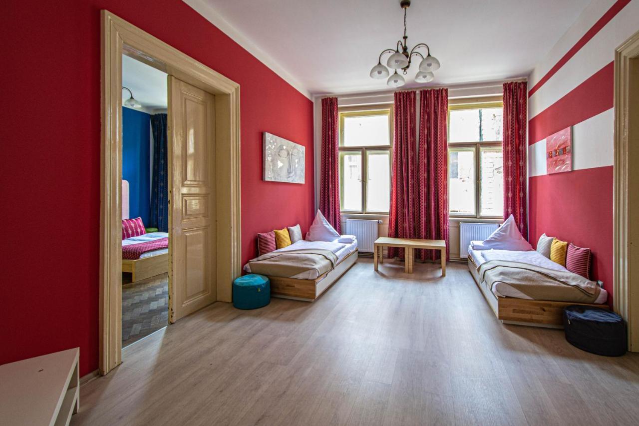 For Celebrations Spacious 3Bdr Apartment With Balcony Prag Dış mekan fotoğraf