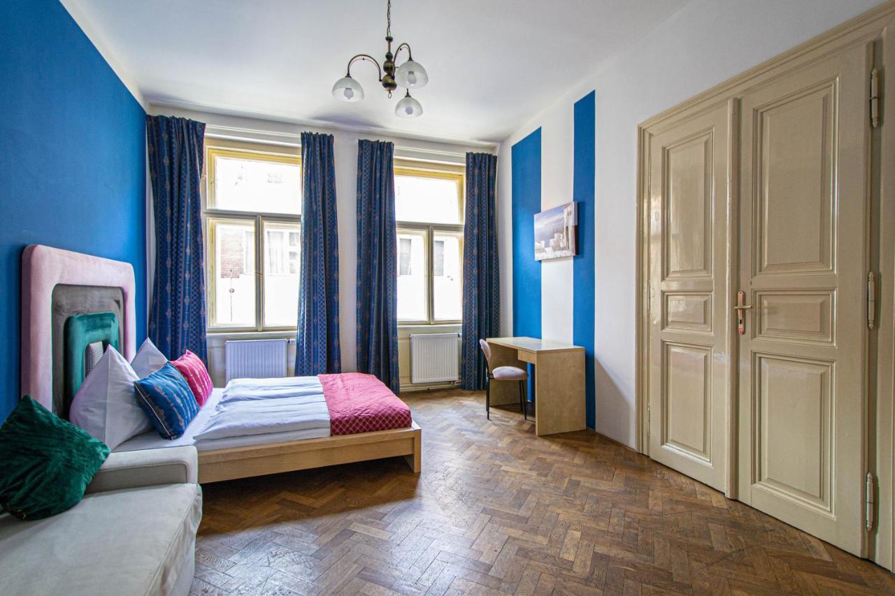 For Celebrations Spacious 3Bdr Apartment With Balcony Prag Dış mekan fotoğraf