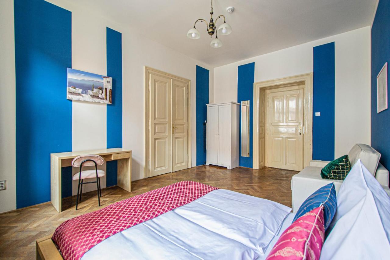 For Celebrations Spacious 3Bdr Apartment With Balcony Prag Dış mekan fotoğraf