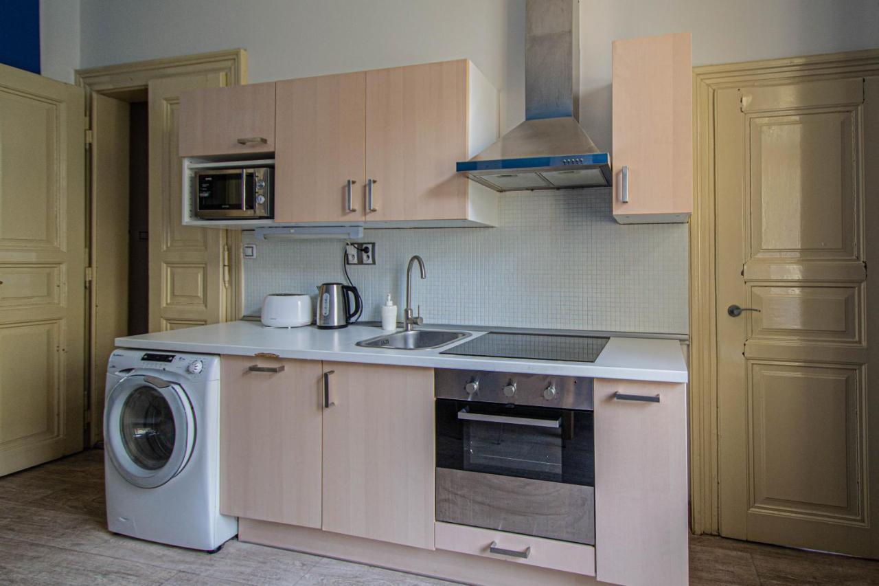 For Celebrations Spacious 3Bdr Apartment With Balcony Prag Dış mekan fotoğraf